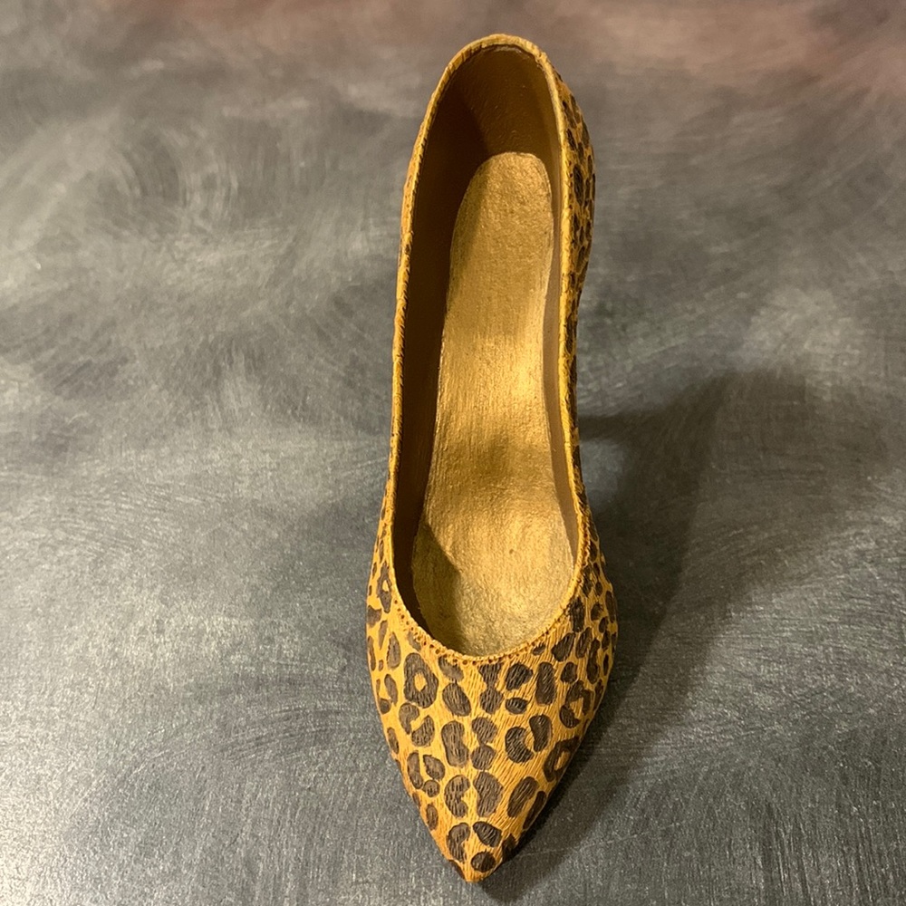 JUST THE RIGHT SHOE  LEOPARD STILETTO